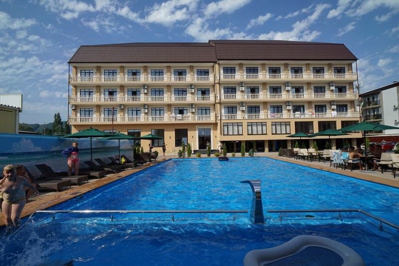 Отель Golden Resort